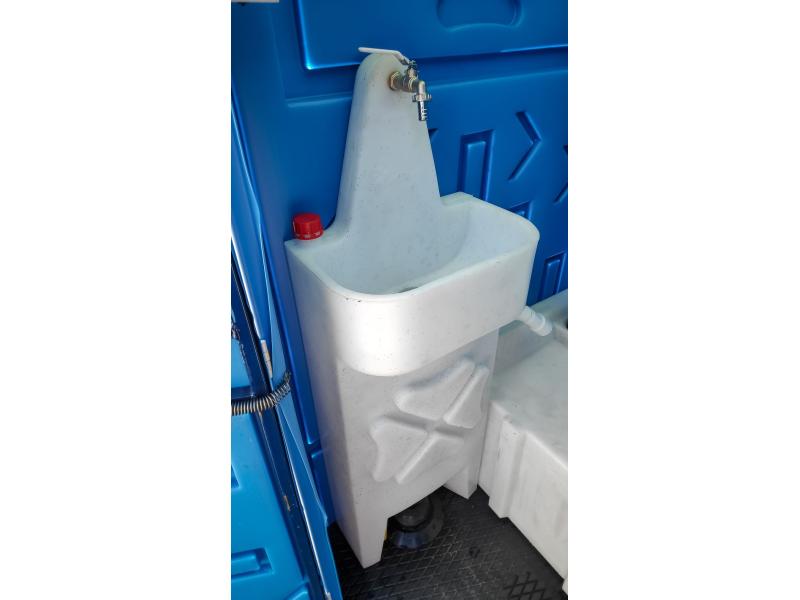 Туалетная пластиковая кабинка WC LUX, умывальник