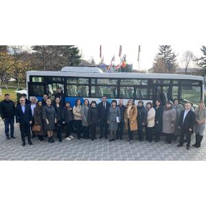 Безопасный транспорт для школьников Калараша. Eximotor SA передала Управлению образования новый автобус SAZ HD50