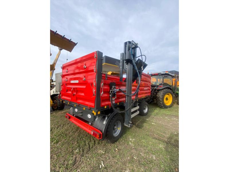 Tractor comunal multifunctional cu agregate pentru gestionarea deșeurilor Proiect finanțator de către IP Oficiul Național de Implementare a Proiectelor