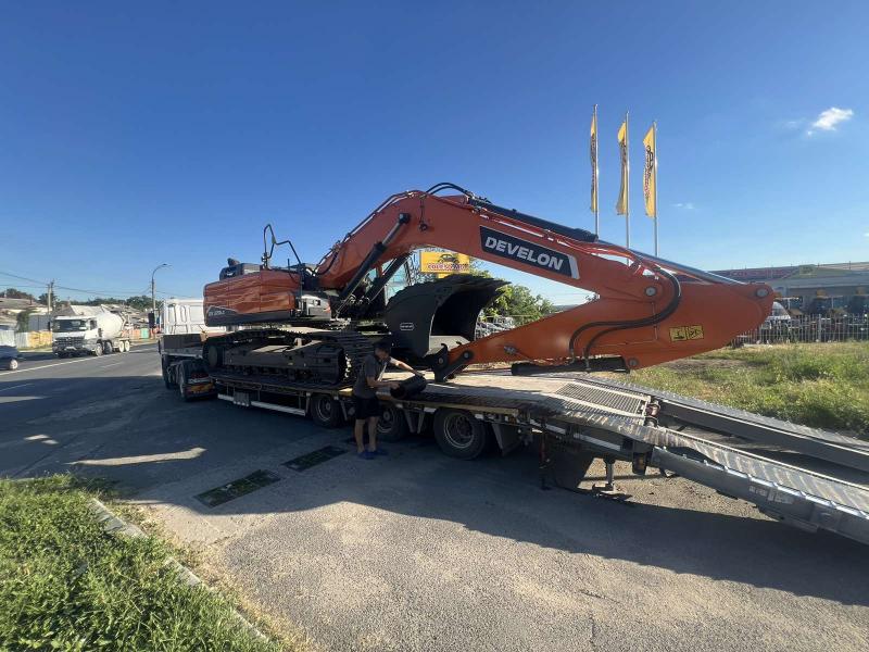 Excavator pe senile DX320LC-7M