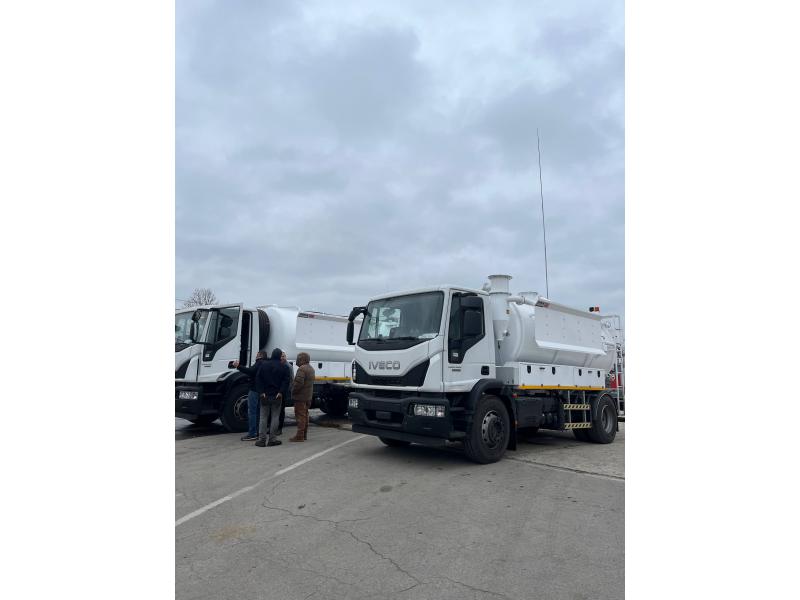 Autospecială cu jet de apă (spălare sub presiune) pe șasiu IVECO 180E32K , rezervor: 10 000 litri. (LA COMANDA)