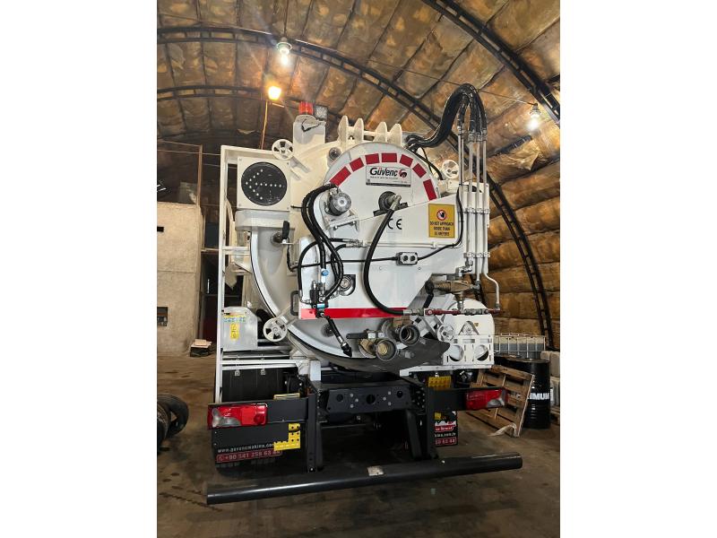 Ассенизационная машина на шасси IVECO 180E32K, цистерна: 10 000 литров. ПОД ЗАКАЗ