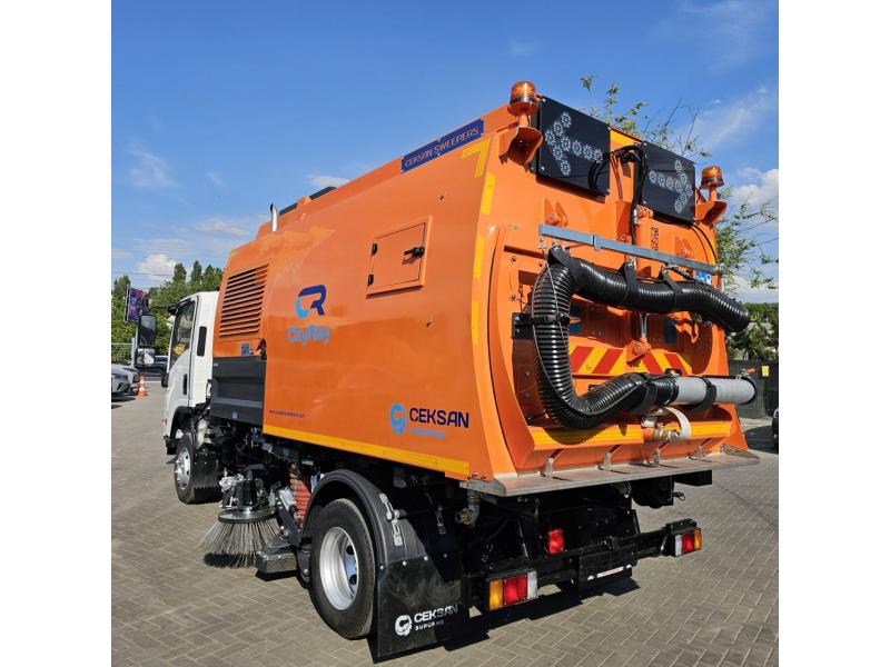 Mașină de măturat și curățat stradal ISUZU cu suprastructură CityRay 5 m³ (LA COMANDA)