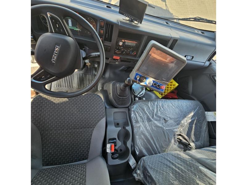 Mașină de măturat și curățat stradal ISUZU cu suprastructură CityRay 5 m³ (LA COMANDA)