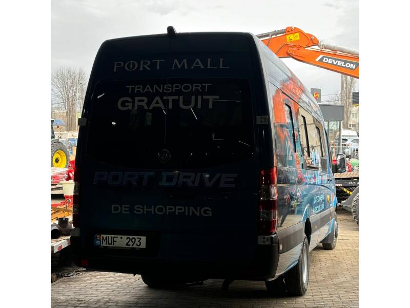 Пассажирский коммерческий микроавтобус Vanche 6750 на 22+1 место.