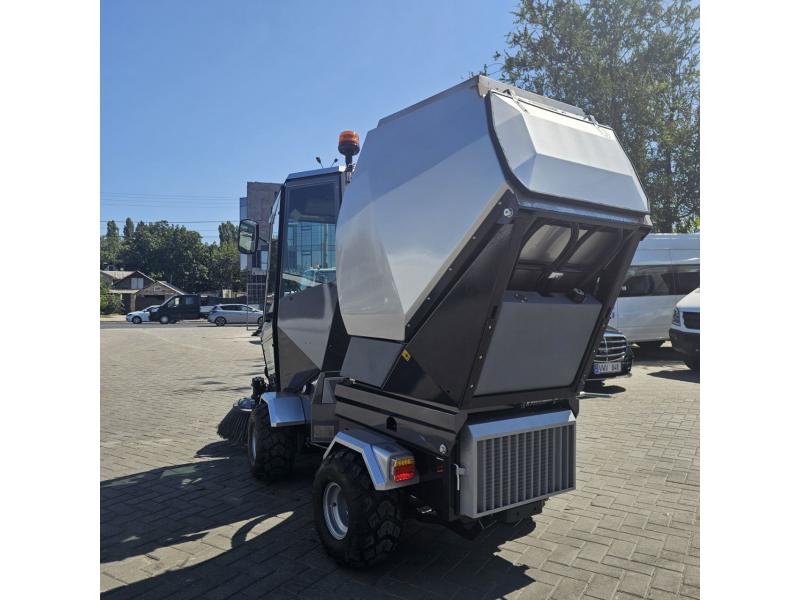 Мини подметально-уборочная машина  MN-F2000