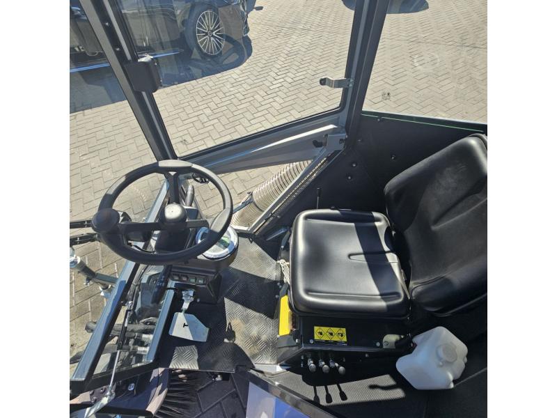 Мини подметально-уборочная машина  MN-F2000