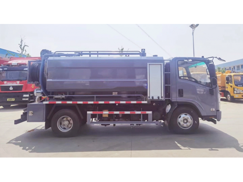 Каналопромывочная машина  ISUZU 4000L 4×2 120 л.с (ПОД ЗАКАЗ)