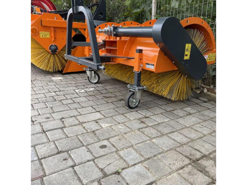 Mașină de măturat T 803/0 1.2, acționare prin priza de putere, POM Augustów (Polonia)