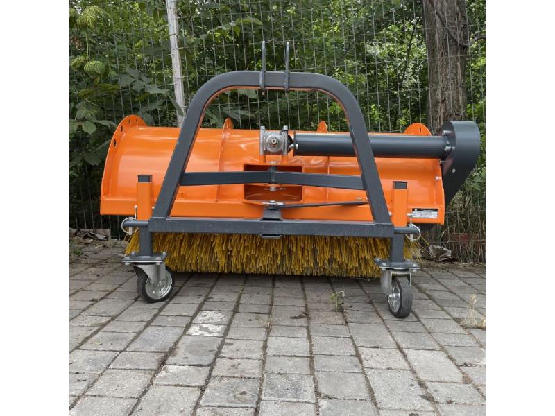 Mașină de măturat T 803/0 1.2, acționare prin priza de putere, POM Augustów (Polonia)