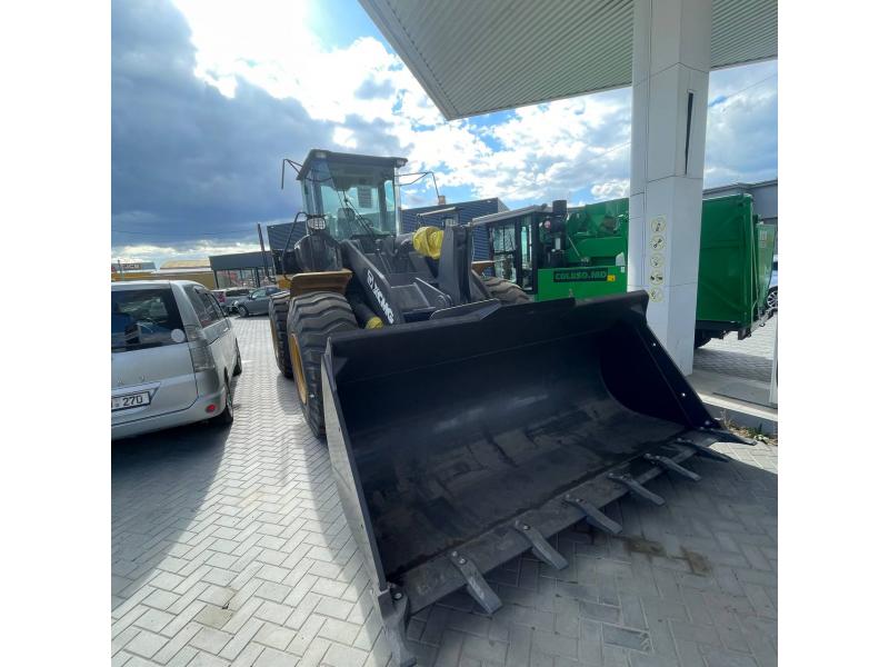 Фронтальный погрузчик XCMG LW500FN