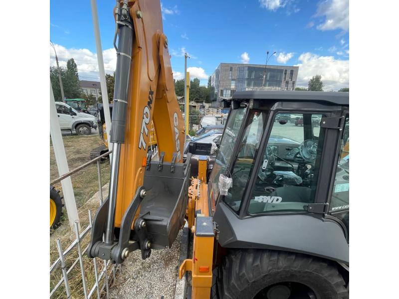 Экскаватор-погрузчик Case 770NX Magnum