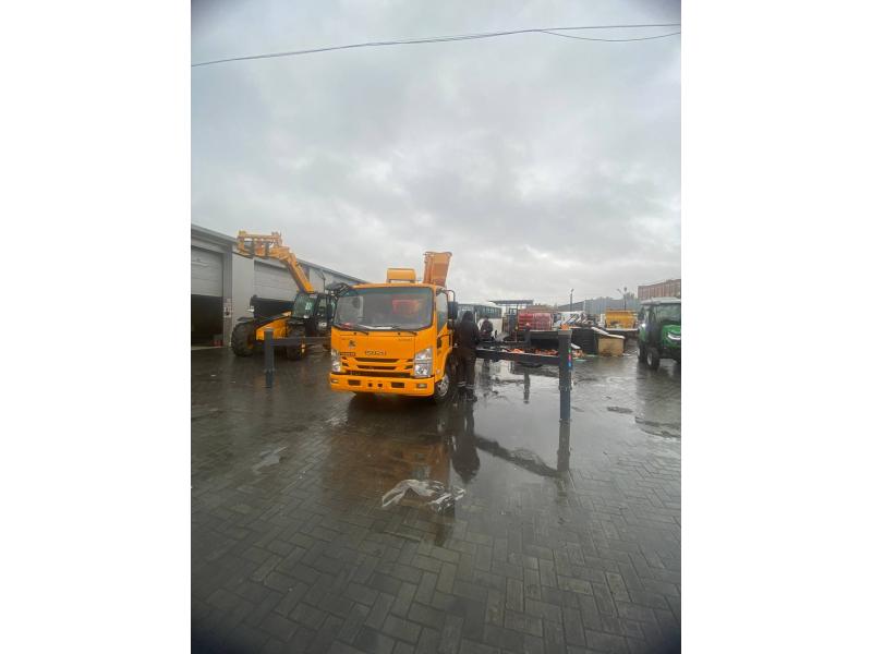 Platformă aeriană ISUZU 30,5 m (LA COMANDĂ)