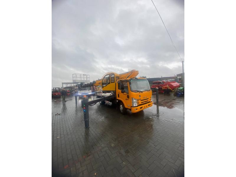 Platformă aeriană ISUZU 30,5 m (LA COMANDĂ)