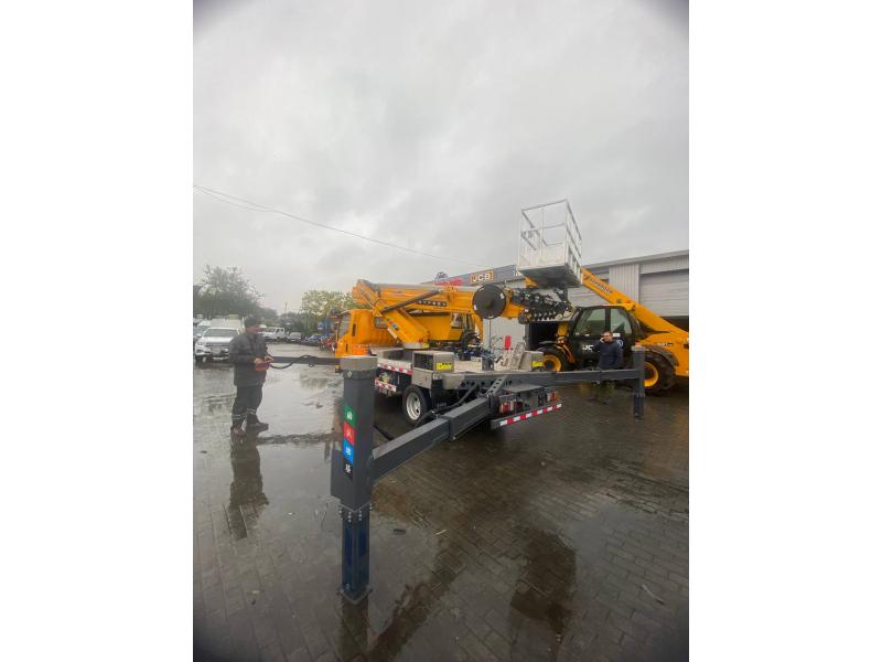 Platformă aeriană ISUZU 30,5 m (LA COMANDĂ)