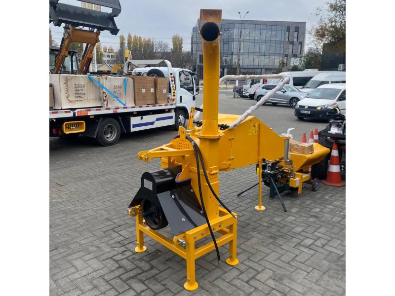 Измельчитель веток навесной WC-8