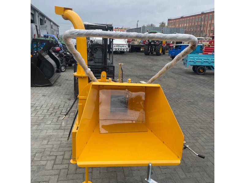 Измельчитель веток навесной WC-8