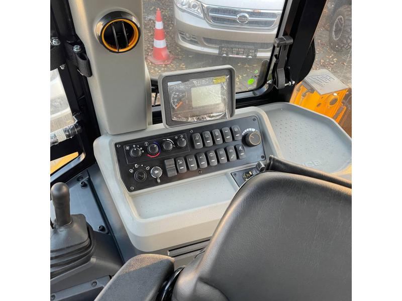 Excavator JCB 3CXE14M0NS