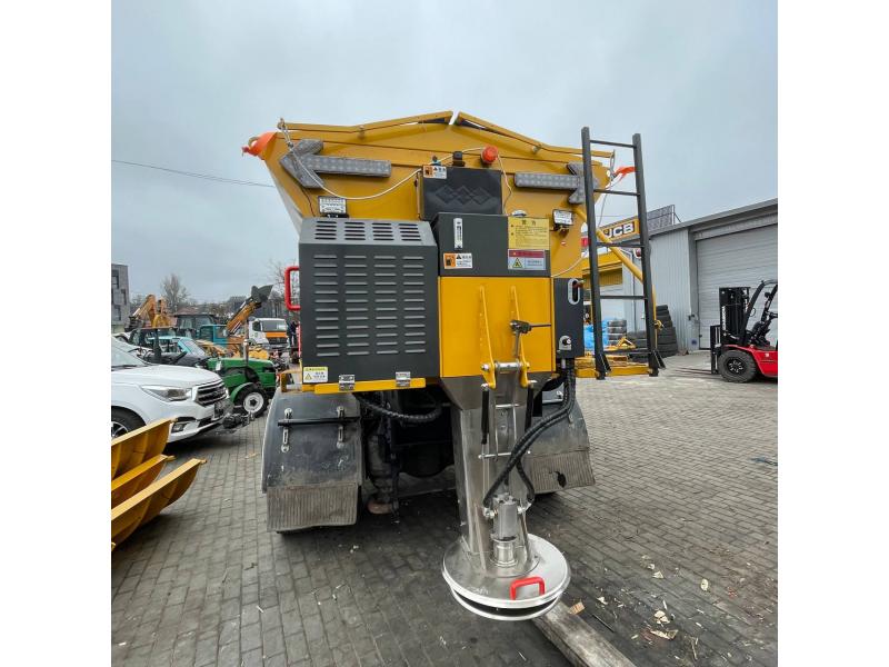 Комбинированная дорожная машина (пескоразбрасыватель , снежный отвал, щетка) (ПОД ЗАКАЗ)