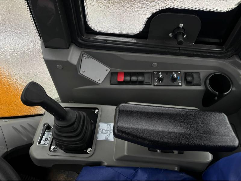 Incarcator Frontal  LW300FN