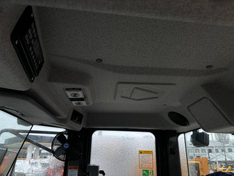 Incarcator Frontal  LW300FN