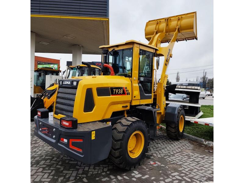 Încărcător frontal Molot 300 T938 2025 + furci