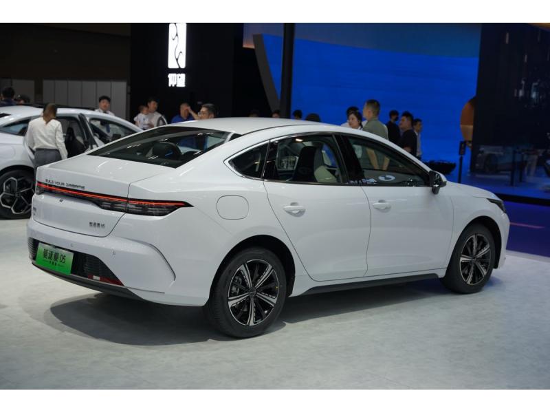 BYD Destroyer 05Honor White (2026) 