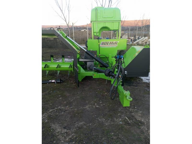 Mașina de întors compost DEMIR CTR 3000 (La comandă)