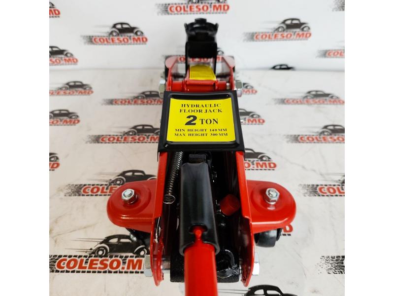 Домкрат подкатной 2т FL610