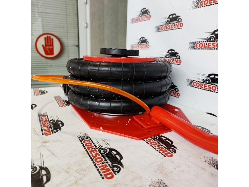 Домкрат пневматический 3T YR3002