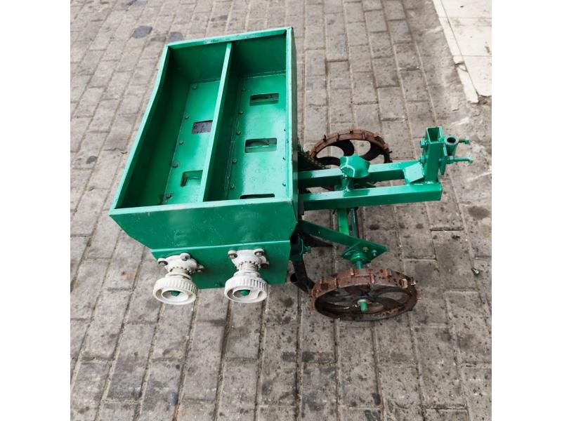 Semănătoare de cereale pentru motocultor, 3 rânduri CN