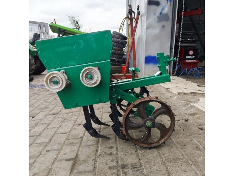 Semănătoare de cereale pentru motocultor, 3 rânduri CN