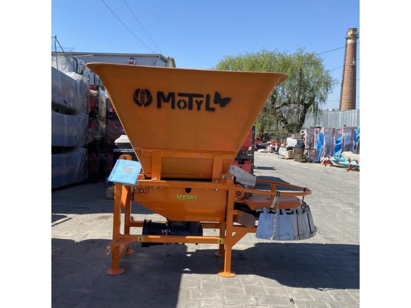 Разбрасыватель коммунальный MOTYL N031/2 POM Augustów Польша