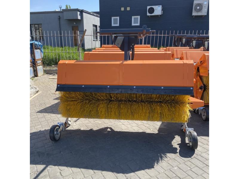 Mașină de măturat T801 cu golire hidraulică a containerului, POM Augustów (Polonia)