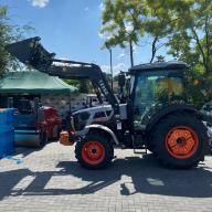 Трактор коммунальный Bizon SD1004 с фронтальным погрузчиком и ковшом	