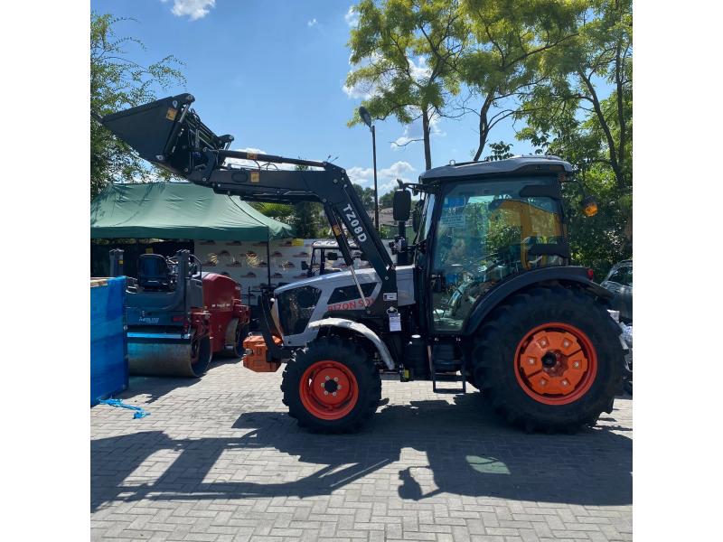  Tractor коммунальный Bizon SD1004 с фронтальным погрузчиком и ковшом	