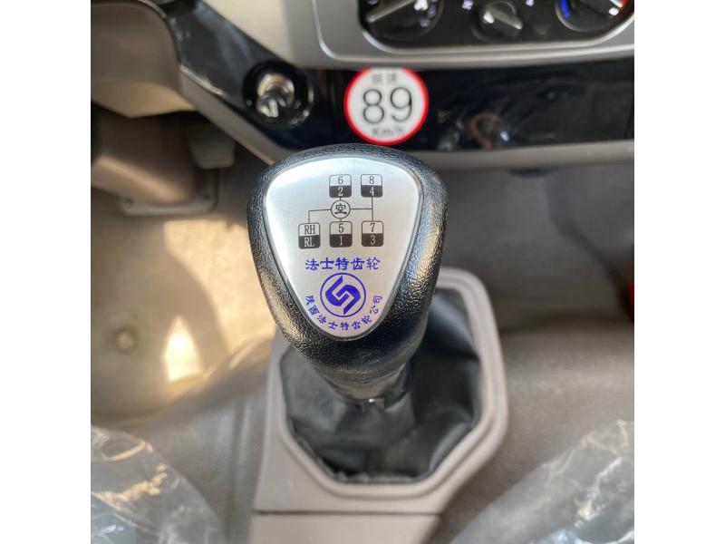 Самосвал Hyundai DL5500