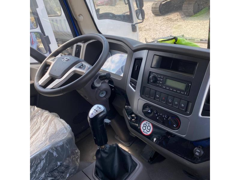 Самосвал Hyundai DL5500