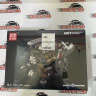 Constructorul „Motor W16 cu telecomandă” Mould King 10131E