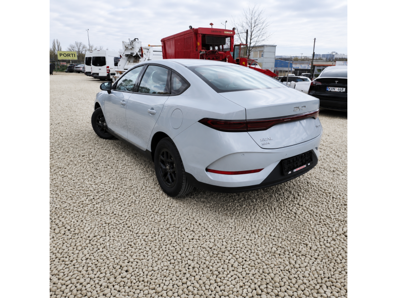 BYD Qin Plus DM-i 2025
