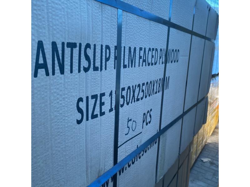 Placaj laminat antiderapant pentru transport 1250 × 2500 × 18 mm