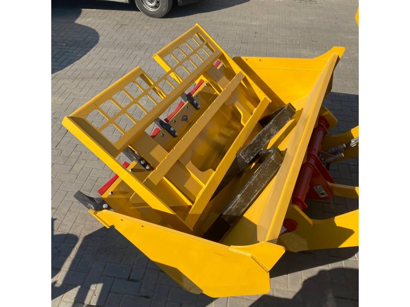 Încărcător frontal Molot 300 T938 2026