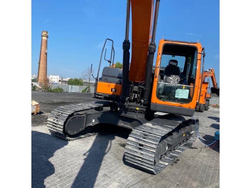 Excavator pe șenile Develon DX210 (2026)