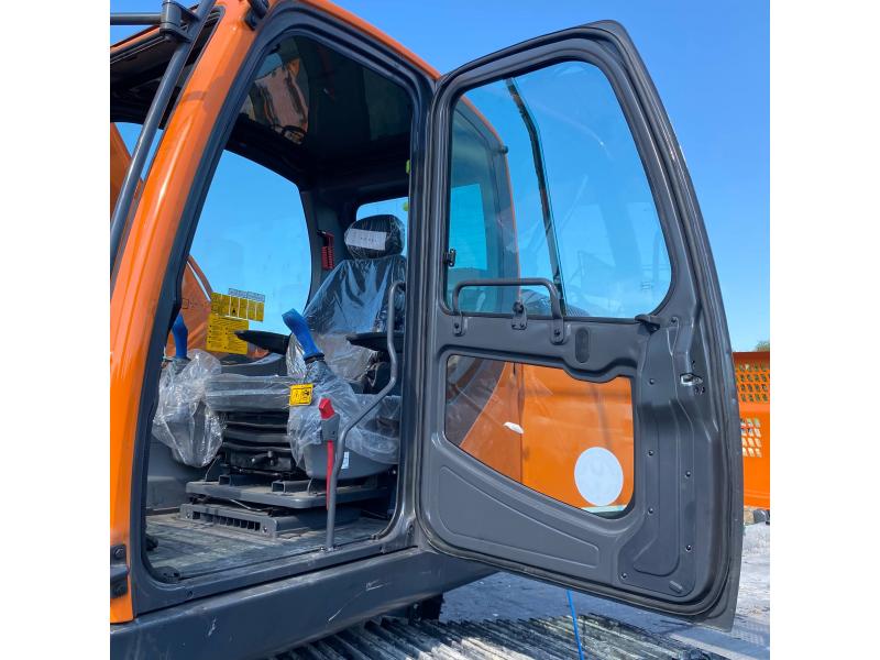 Excavator pe șenile Develon DX210 (2026)