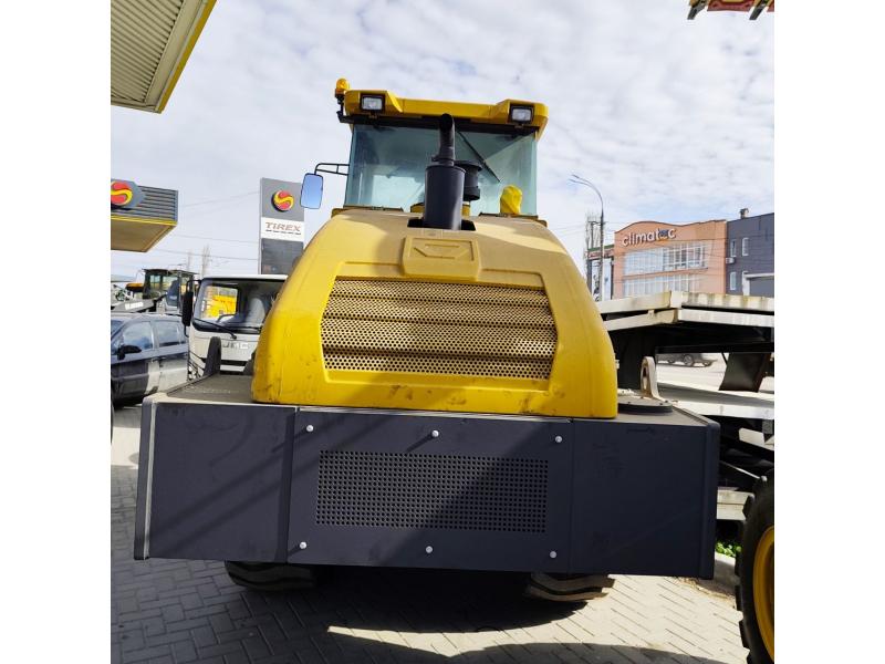 Compactor asfaltic XCMG XS143J