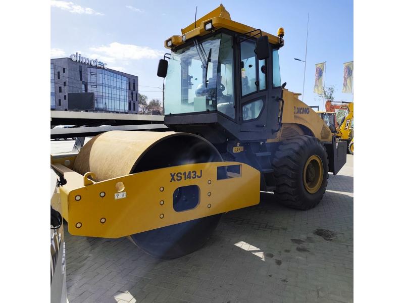 Compactor asfaltic XCMG XS143J