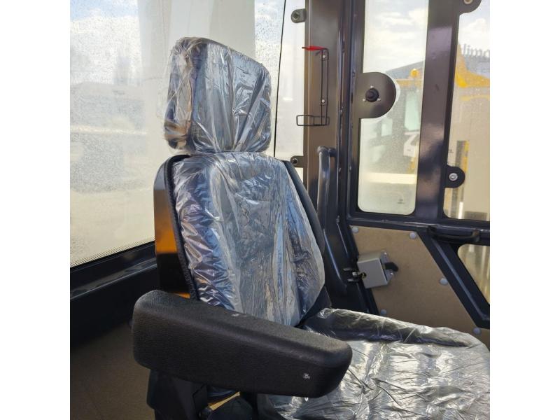 Compactor asfaltic XCMG XD83