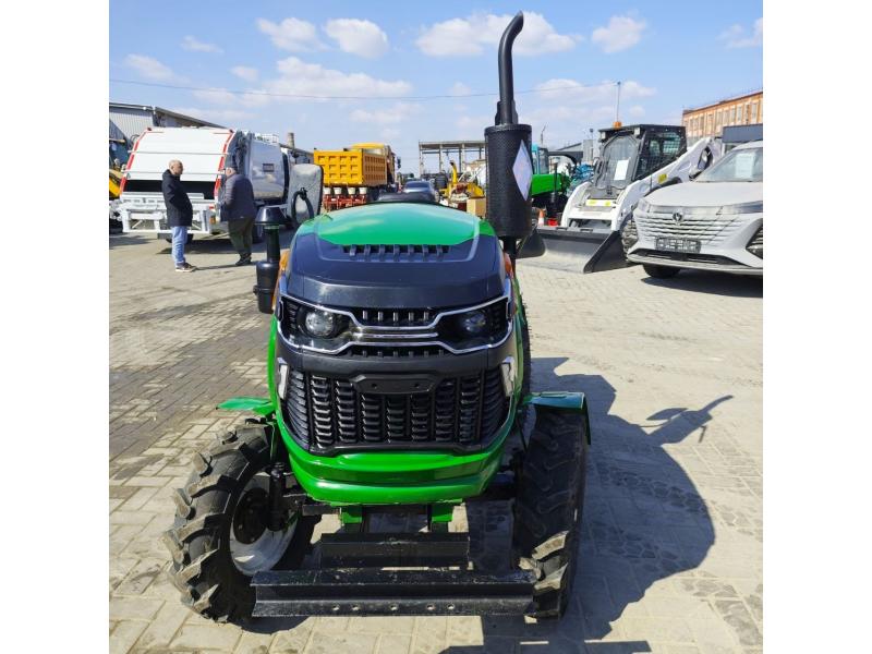 Tractor BIZON 200  (20 c.p)