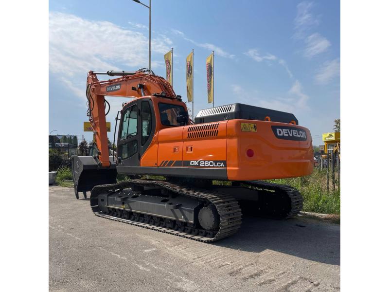 Excavator Develon DX260LCA