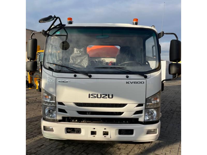 Asenizator Isuzu Elf     LA COMANDĂ